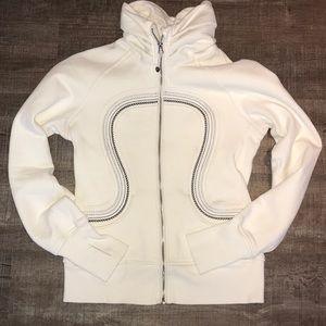 Lululemon sweater w cozy collar!